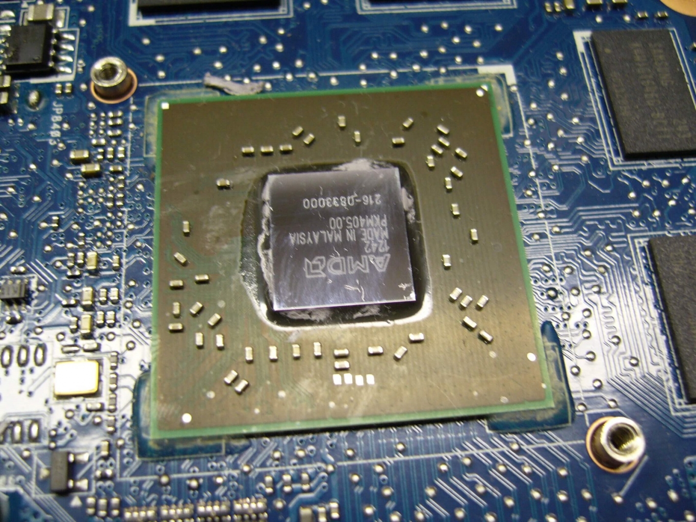 Der AMD Grafik Chip, der in diesem Toshiba Sattelite L380 verbaut war, war defekt. 