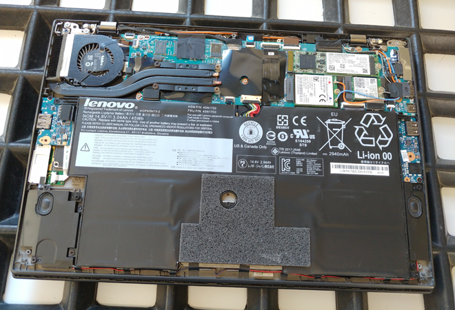 Displaytausch und Reparatur der Notebook-Displayansteuerung am Mainboard eines Lenovo Thinkpad X1 Carbon