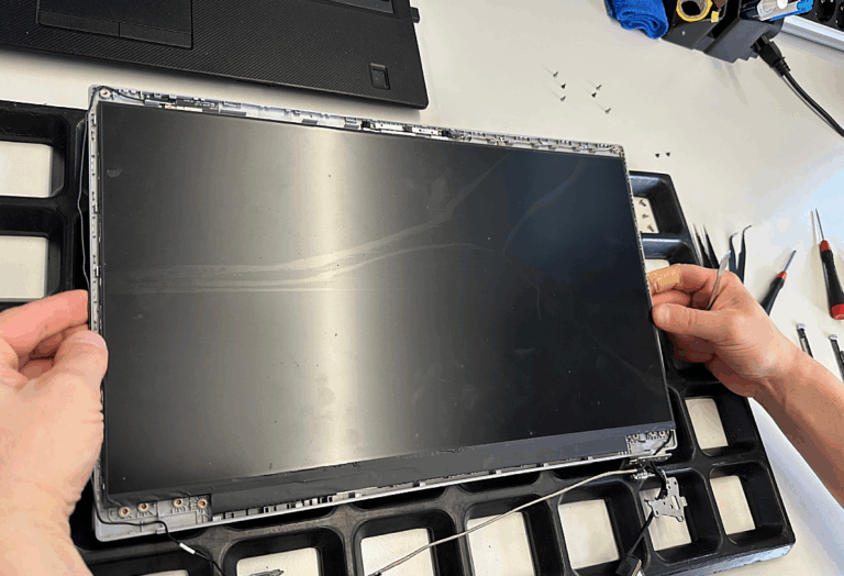 Display ASUS Vivobook 17 - Displaybruch_1100px