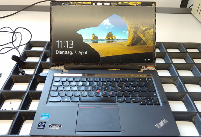 Displaytausch und Reparatur der Notebook-Displayansteuerung am Mainboard eines Lenovo Thinkpad X1 Carbon