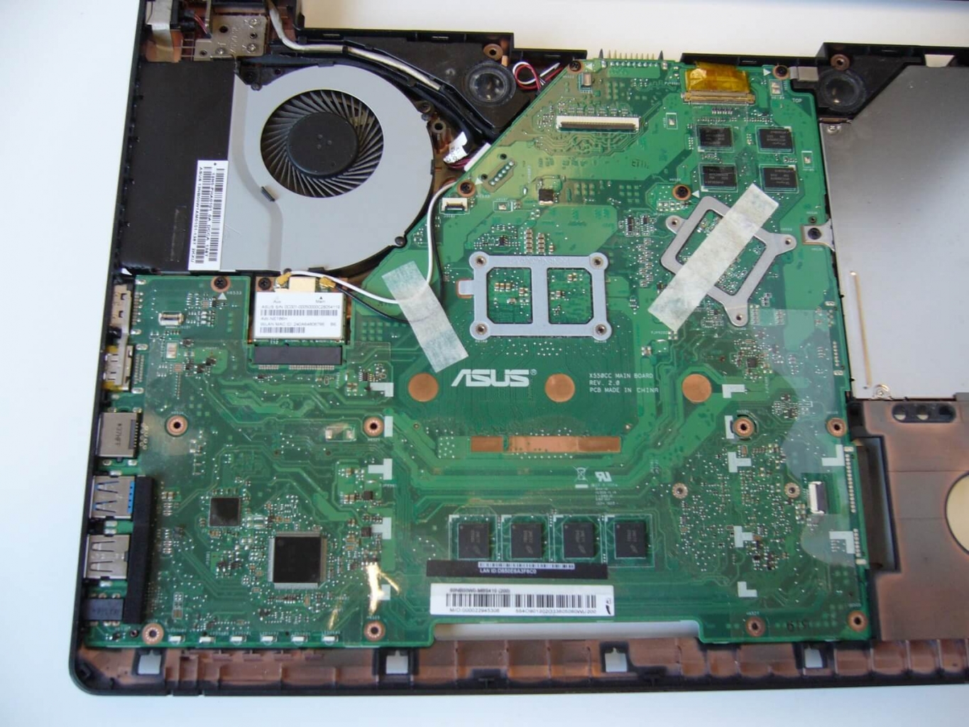 ASUS F550C Mainboard defekt