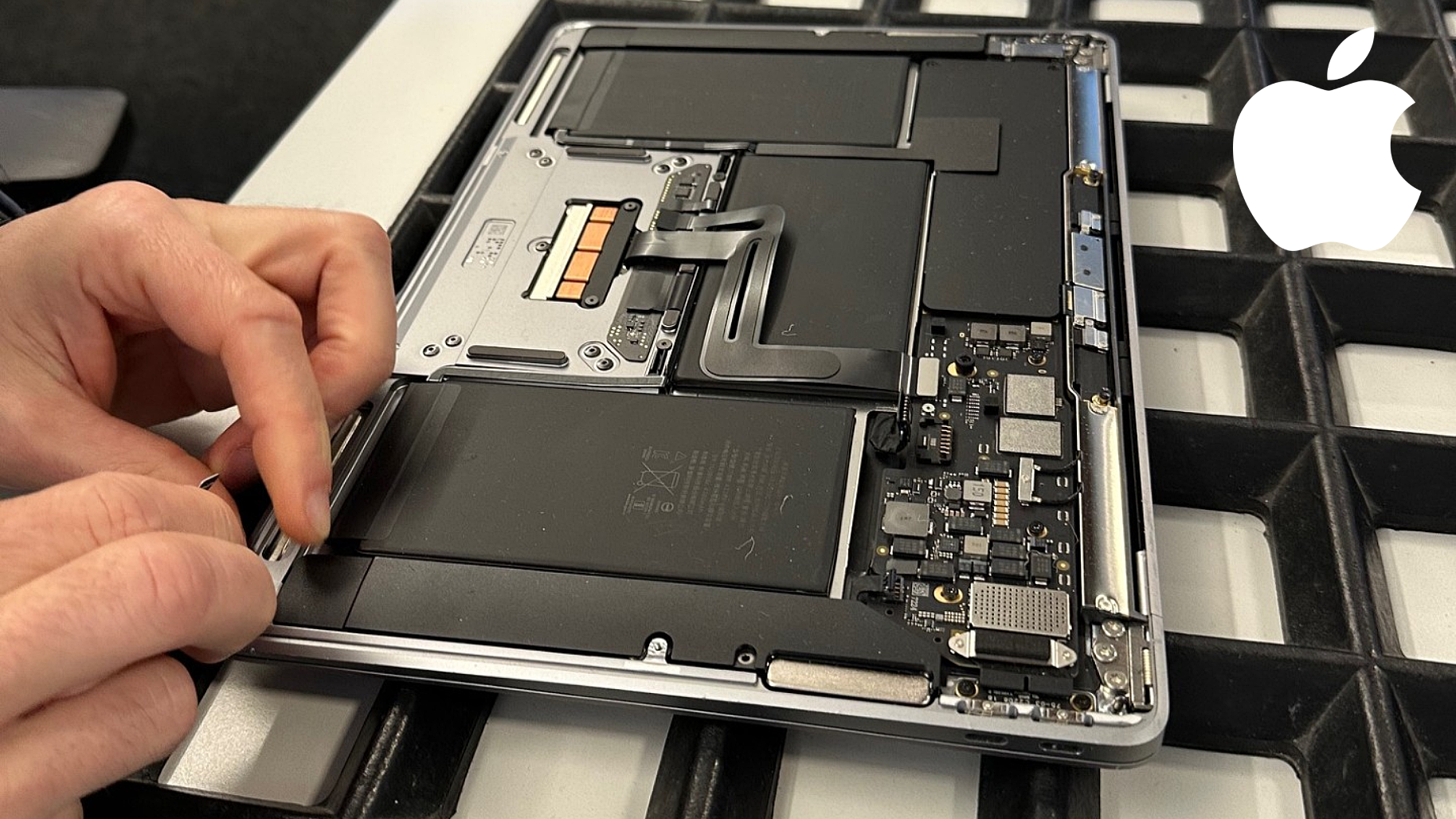 MacBook Air M1_Header_apple