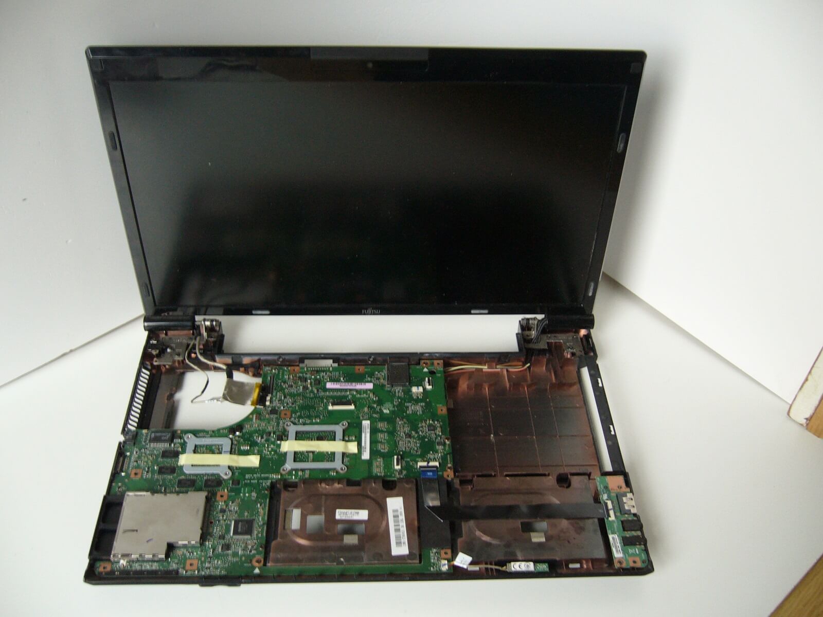 NAPA A556 Fujitsu Lifebook N532 AH556 Mainboard Defekt Grafikkarte Reparatur 