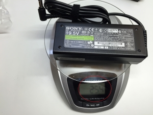 VGP-AC19V26 Sony Netzteil Gewicht Produktfaelschung-FAKE Netzteil