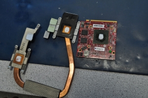 Wärmeleitpaste auf Grafikkarte und Heatsink