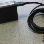 Netzteil Ladekabel defekt beim Lenovo Yoga 900-13ISK. Praktisches Netzteil mit fehleranfälligem USB Daten- / Ladekabel.