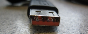 Netzteil Ladekabel defekt beim Lenovo Yoga 900-13ISK. Eigenwillige Steckerbauform des USB Daten- / Ladekabels.