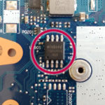 Notebook BIOS Update. Der BIOS Chip auf dem Mainboard des ASUS