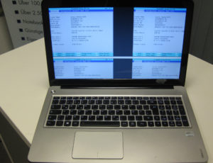 Notebook Display Reparatur: Gleich viermal wurde das Bild auf dem Display des Lenovo Ideapad u510 angezeigt. Ein Fehler den es früher öfter gab, heute jedoch selten ist.