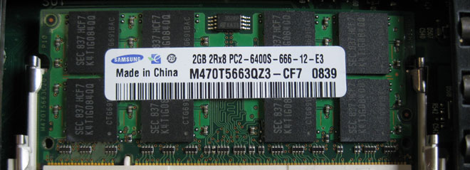 Notebook RAM erweitern: Ein einzeln eingebautes 2 GB RAM Modul