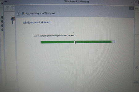 Warten, warten, warten, leider ohne Ende. Nach dem Mainboardtausch lässt sich Windows 8 nicht mehr aktivieren.